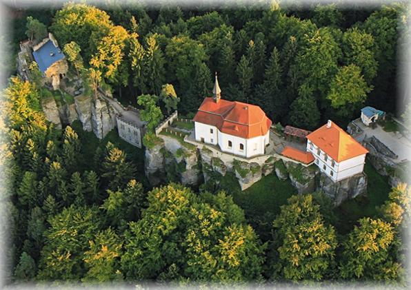 Apartman Hrubá Skála Exterior foto