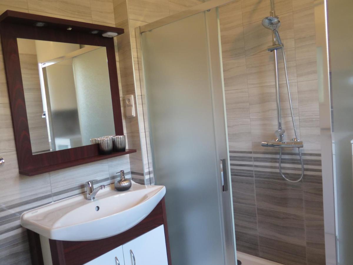 Apartman Hrubá Skála Exterior foto